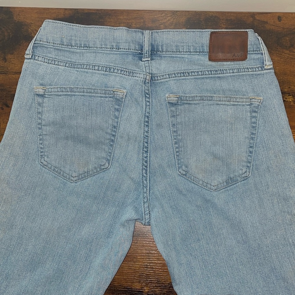 ☀️Sale☀️ Abercrombie& Fitch mens jean lightwash Langdon slimstretch 30W 32L